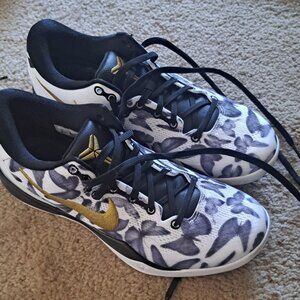 Women's Nike Tennis Shoes Black/White/Grey Size 8-9